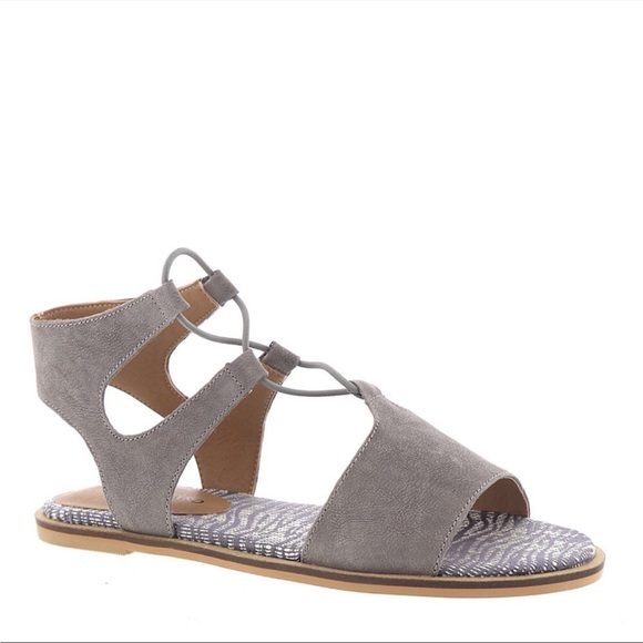 Lucky Brand Shoes - Lucky Brand Feray Titanium Flat Sandals Size 8